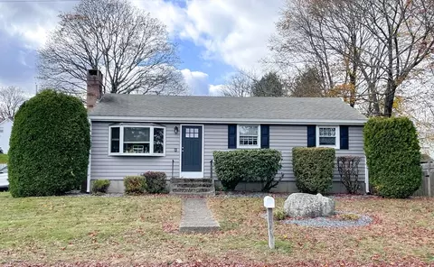 49 Gardner Ave, Attleboro, MA 02703