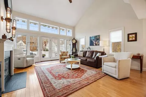 Living - 5 Maple Ln #5, Marshfield, MA 02050 photo 1 of 3