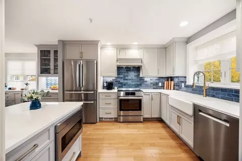 Kitchen - 5 Maple Ln #5, Marshfield, MA 02050 photo 2 of 4