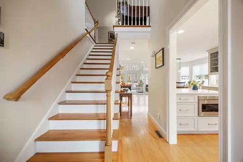 Entry Way - 5 Maple Ln #5, Marshfield, MA 02050 photo 1 of 3
