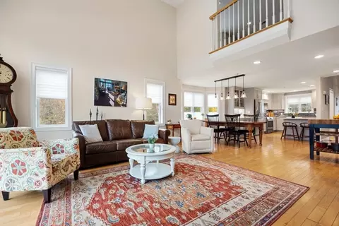 Living - 5 Maple Ln #5, Marshfield, MA 02050 photo 3 of 3