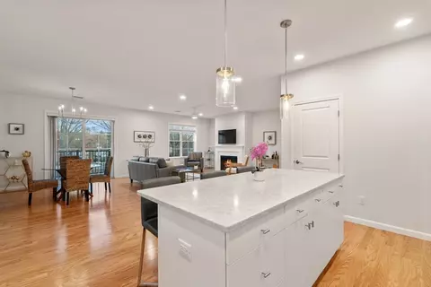 50 Coppersmith Way #211, Canton, MA 02021