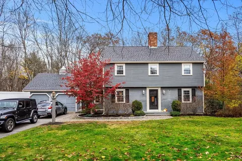 4 Puritan Rd, Wenham, MA 01984