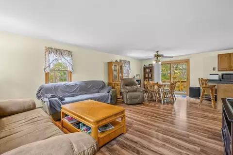 9 22nd St, Buzzards Bay, MA 02532 photo 5