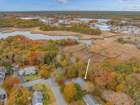 9 22nd St, Buzzards Bay, MA 02532 photo 3