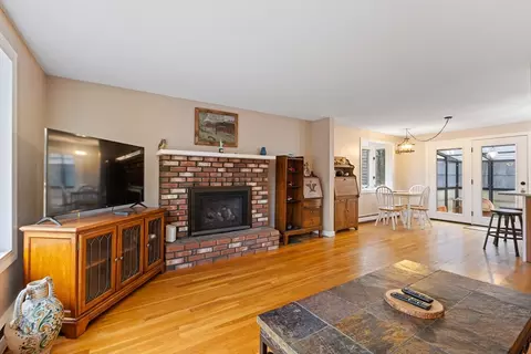 Living - 144 Main St, Townsend, MA 01469 photo 3 of 3
