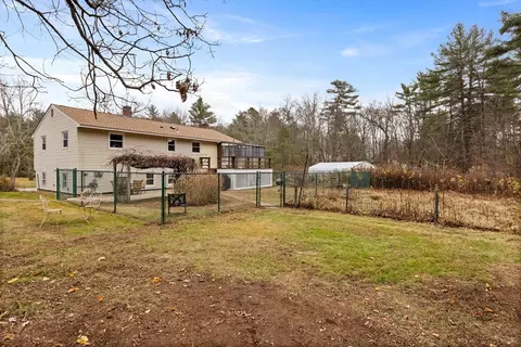 Exterior - 144 Main St, Townsend, MA 01469 photo 2 of 4