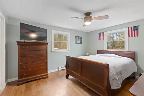 Bedroom - 144 Main St, Townsend, MA 01469 photo 1 of 5