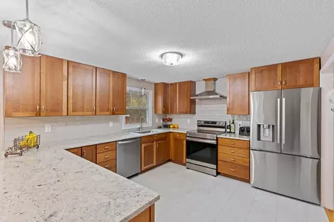 Kitchen - 144 Main St, Townsend, MA 01469 photo 2 of 4