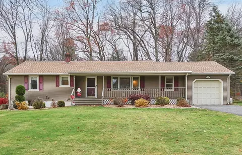 8 Glenn Dr, Wilbraham, MA 01095