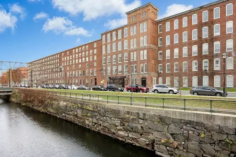 240 Jackson St #609, Lowell, MA 01852