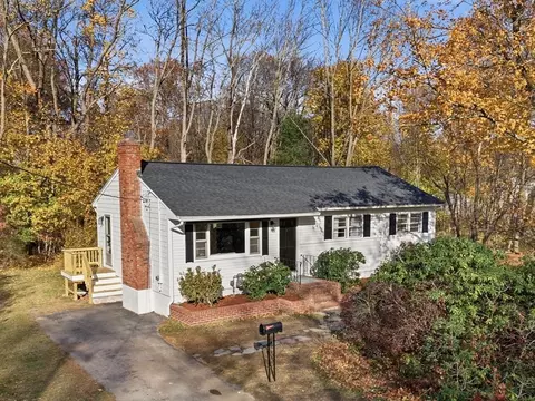 46 Linwood St, Andover, MA 01810