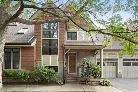 20 Hamlet St #1, Newton, MA 02459