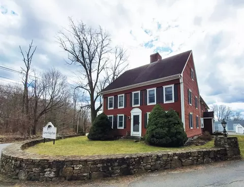 64 Arch St, Westborough, MA 01581