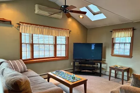 37 Glendale St, Maynard, MA 01754 photo 2