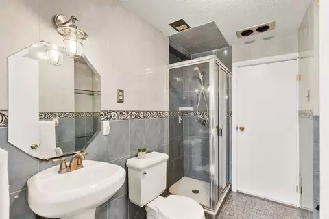 Bath - 2 Mcintyre Rd, Saugus, MA 01906 photo 1 of 3