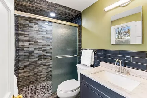Bath - 2 Mcintyre Rd, Saugus, MA 01906 photo 3 of 3