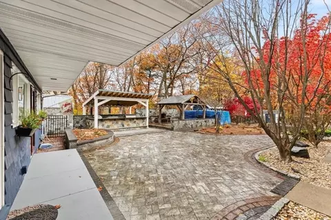 Exterior - 2 Mcintyre Rd, Saugus, MA 01906 photo 4 of 13