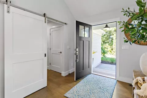564 Cotuit Bay Dr, Cotuit, MA 02635 photo 6