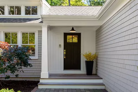 564 Cotuit Bay Dr, Cotuit, MA 02635 photo 5