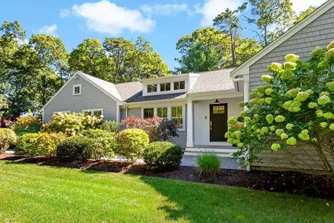 564 Cotuit Bay Dr, Cotuit, MA 02635 photo 3