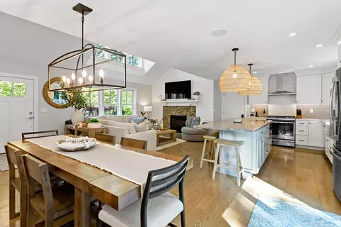 564 Cotuit Bay Dr, Cotuit, MA 02635 photo 10