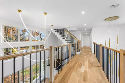 12 Hill St, Needham, MA 02494