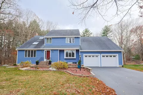 7 Gloucester Dr, Franklin, MA 02038
