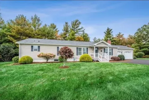 3905 Pheasant Ln, Middleboro, MA 02346