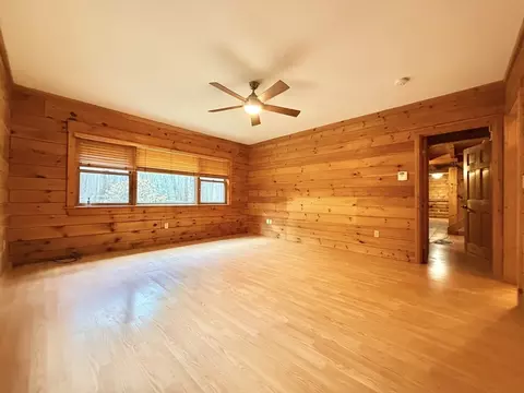 Living - 1854 Greenwich Rd, Hardwick, MA 01082 photo 4 of 4