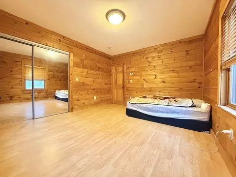 Bedroom - 1854 Greenwich Rd, Hardwick, MA 01082 photo 3 of 5