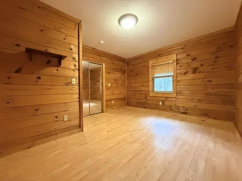 Bedroom - 1854 Greenwich Rd, Hardwick, MA 01082 photo 4 of 5