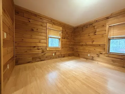 Bedroom - 1854 Greenwich Rd, Hardwick, MA 01082 photo 5 of 5