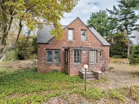 260 Porter Rd, East Longmeadow, MA 01028