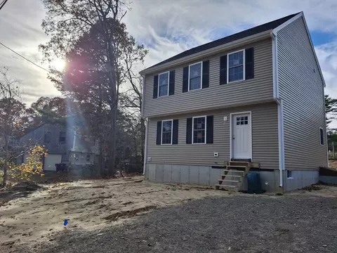 108 Lake Ave, Wareham, MA 02538