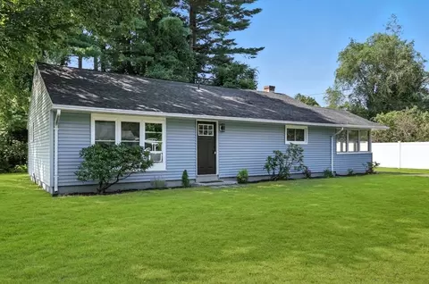 17 Pebble Mill Rd, Springfield, MA 01118 photo 2