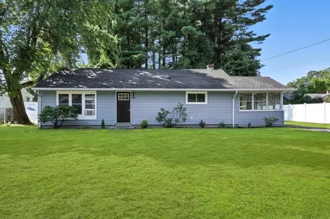 17 Pebble Mill Rd, Springfield, MA 01118