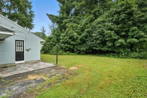17 Pebble Mill Rd, Springfield, MA 01118 photo 29