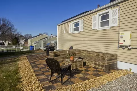 Exterior - 74 Judith St, Springfield, MA 01118 photo 5 of 8