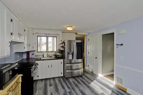 Kitchen - 74 Judith St, Springfield, MA 01118 photo 1 of 4