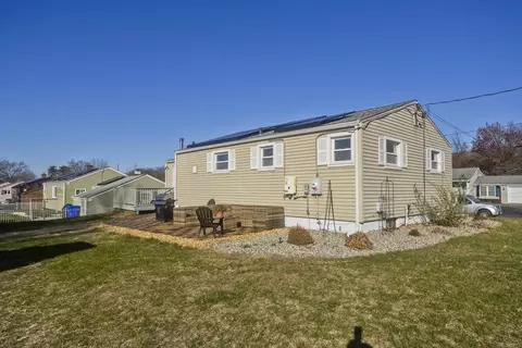Exterior - 74 Judith St, Springfield, MA 01118 photo 3 of 8