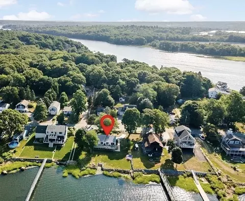 22 Riverside Dr, Berkley, MA 02779