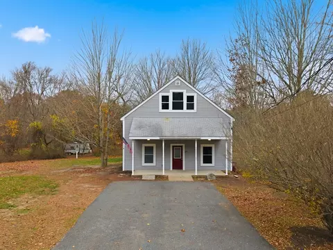 620 Plymouth St, Middleboro, MA 02346