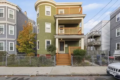 20 Leslie St, Dorchester, MA 02122
