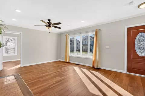 41 Florida St, Springfield, MA 01109 photo 6