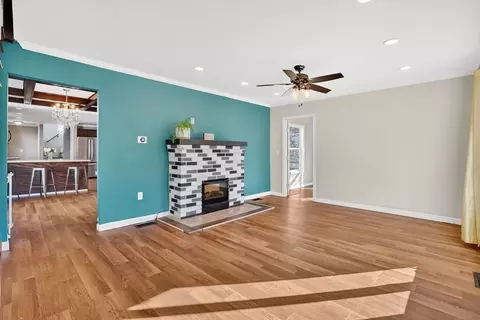 41 Florida St, Springfield, MA 01109 photo 8