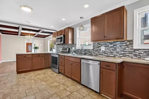 41 Florida St, Springfield, MA 01109 photo 13