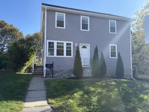 25 Calabrese St, Salem, MA 01970
