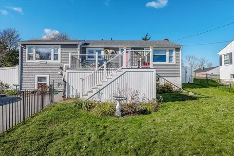 65 Hilltop Ave, Plymouth, MA 02360
