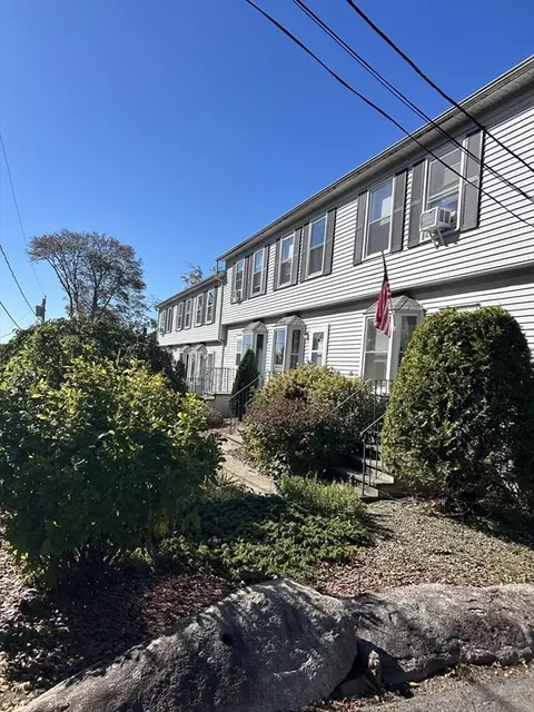 8 Bartlett Ave #5, Haverhill, MA 01830